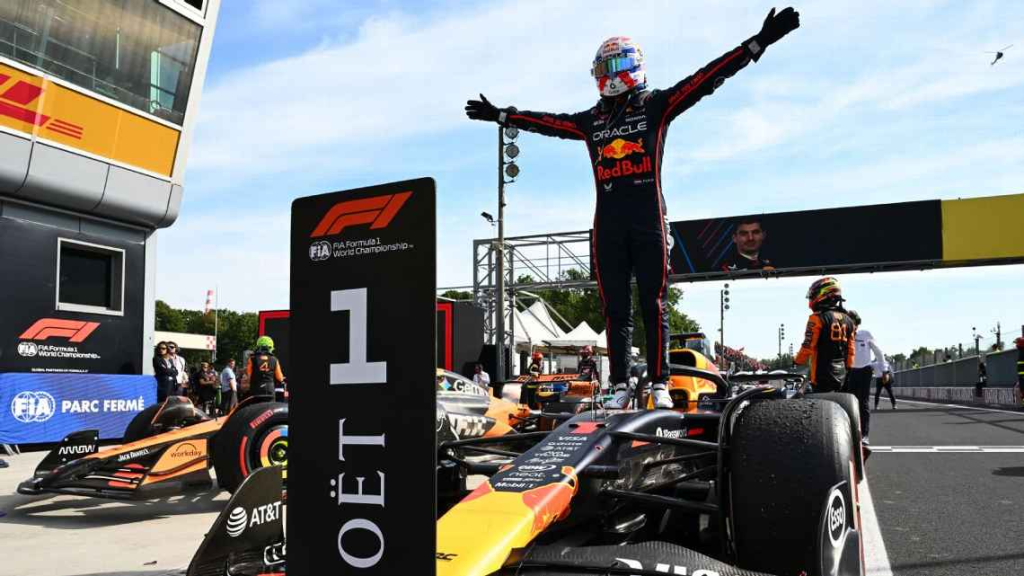 Verstappen Se Duerme En Conferencia Tras Polémica Orden De Mclaren En Monza. El Neerlandés Dijo: “ese No Es Mi Problema”.