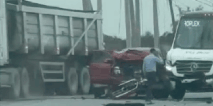 Carretera a Laredo › Regiadísticas Choque En Apodaca En La Carretera a Laredo › Regiadísticas