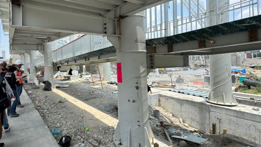 El-pluvial-de-morones-prieto › Regiadísticas Puente Peatonal Estatal Suspendido Por Riesgos De Inundaciones › Regiadísticas