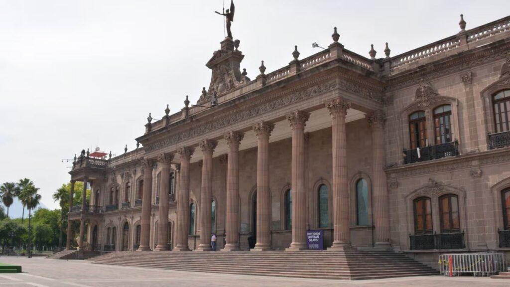 Eleccion-de-gobernadores-2027 1 › Regiadísticas Deuda Estatal Crece Con Samuel › Regiadísticas